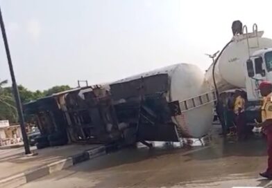 LASTMA’S PROMPT INTERVENTION PREVENTS MIDNIGHT FIRE DISASTER AS PMS TANKER OVERTURN AT AWOYAYA, LEKKI–EPE EXPRESSWAY