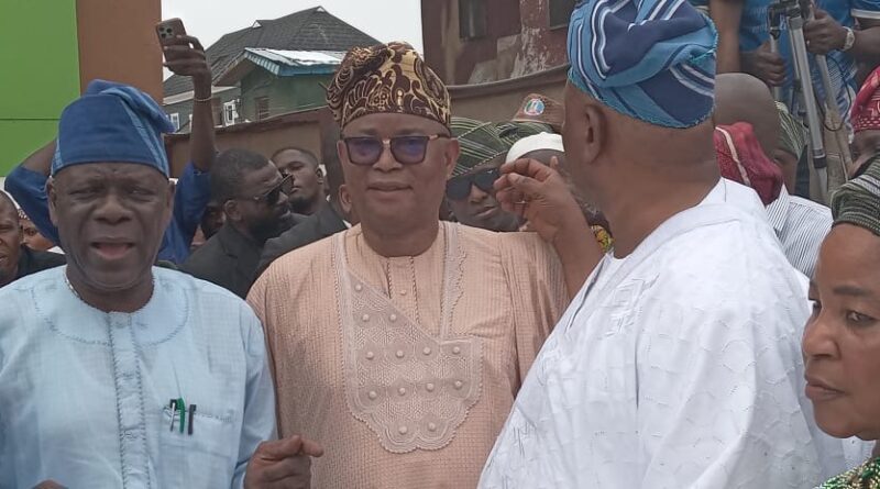 Senator Eshilokun Assures Inclusive Governance as Apapa Iganmu LCDA Inaugurates New Scribe, Advisers, Supervisory Councillors