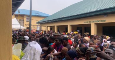HON. OYEKAN-OLUMEGBON HOLDS 6TH EDITION OF OJA ASIWAJU ‘ENIYAN L’ASO MI’ FOOD BANK IN LAGOS ISLAND