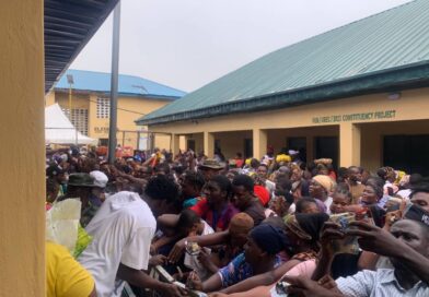 HON. OYEKAN-OLUMEGBON HOLDS 6TH EDITION OF OJA ASIWAJU ‘ENIYAN L’ASO MI’ FOOD BANK IN LAGOS ISLAND