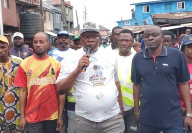 Apapa-Iganmu Council Shuts Aratunmi Market, Warns Residents Over Environmental Violations Apapa-Iganmu Council Shuts Aratunmi Market, Warns Residents Over Environmental Violations