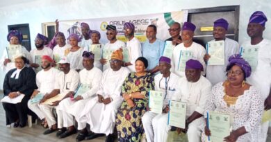 ORILE-AGEGE LCDA SWEARS IN SLG, SUPERVISORS AS CHAIRMAN CHARGES THEM ON SELFLESS SERVICE, PEOPLE-CENTRED GOVERNANCE ORILE-AGEGE LCDA SWEARS IN SLG, SUPERVISORS AS CHAIRMAN CHARGES THEM ON SELFLESS SERVICE, PEOPLE-CENTRED GOVERNANCE