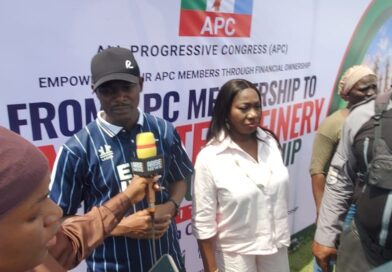 Photo News: Ex-Lagos Island LG Chairmanship Aspirant Coker Sponsors 10,000 Dangote Refinery Shares for APC Members Photo News: Ex-Lagos Island LG Chairmanship Aspirant Coker Sponsors 10,000 Dangote Refinery Shares for APC Members